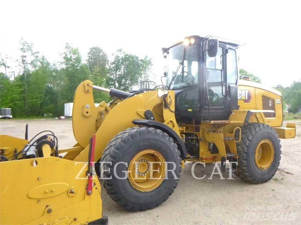 CAT 926M Фронтальные погрузчики