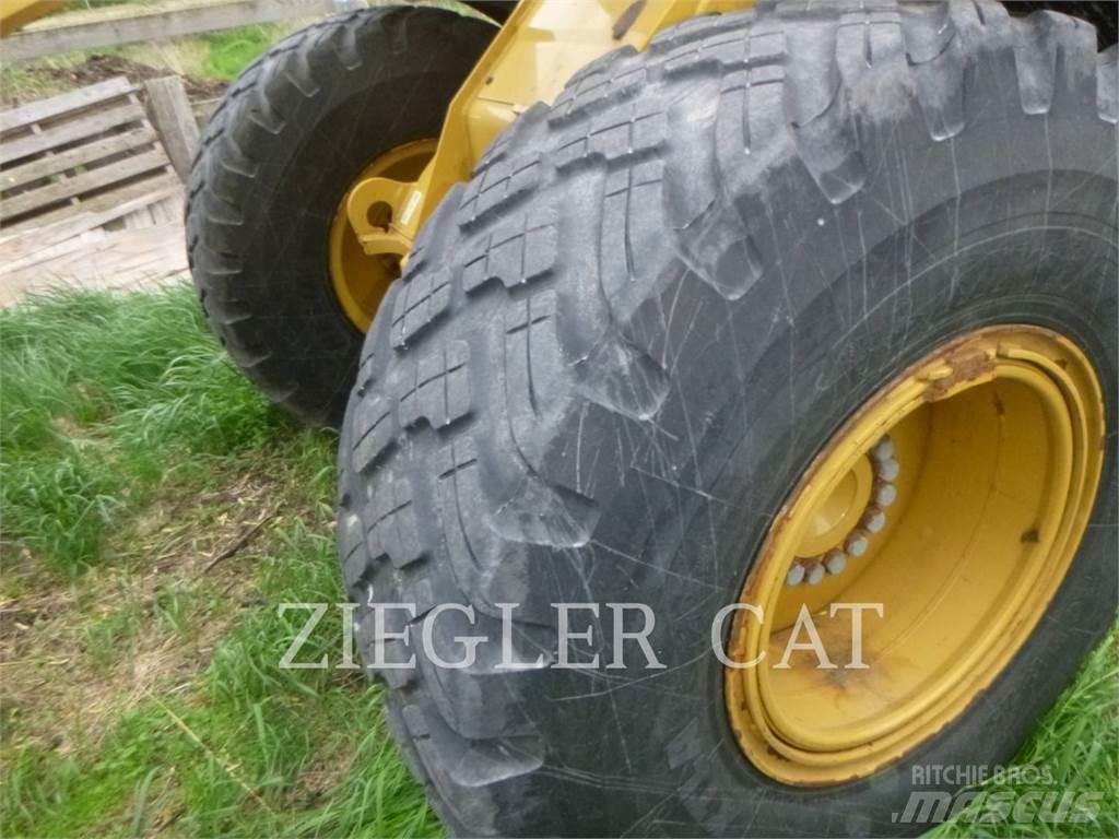 CAT 926M Фронтальные погрузчики
