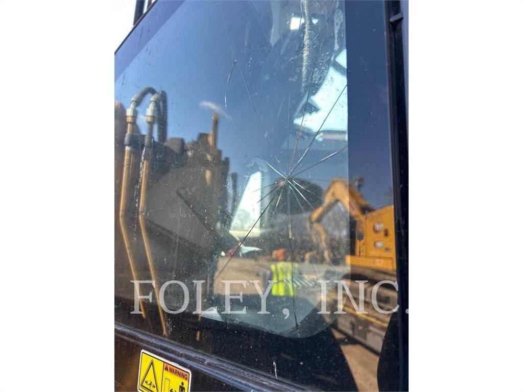 CAT 926M Фронтальные погрузчики