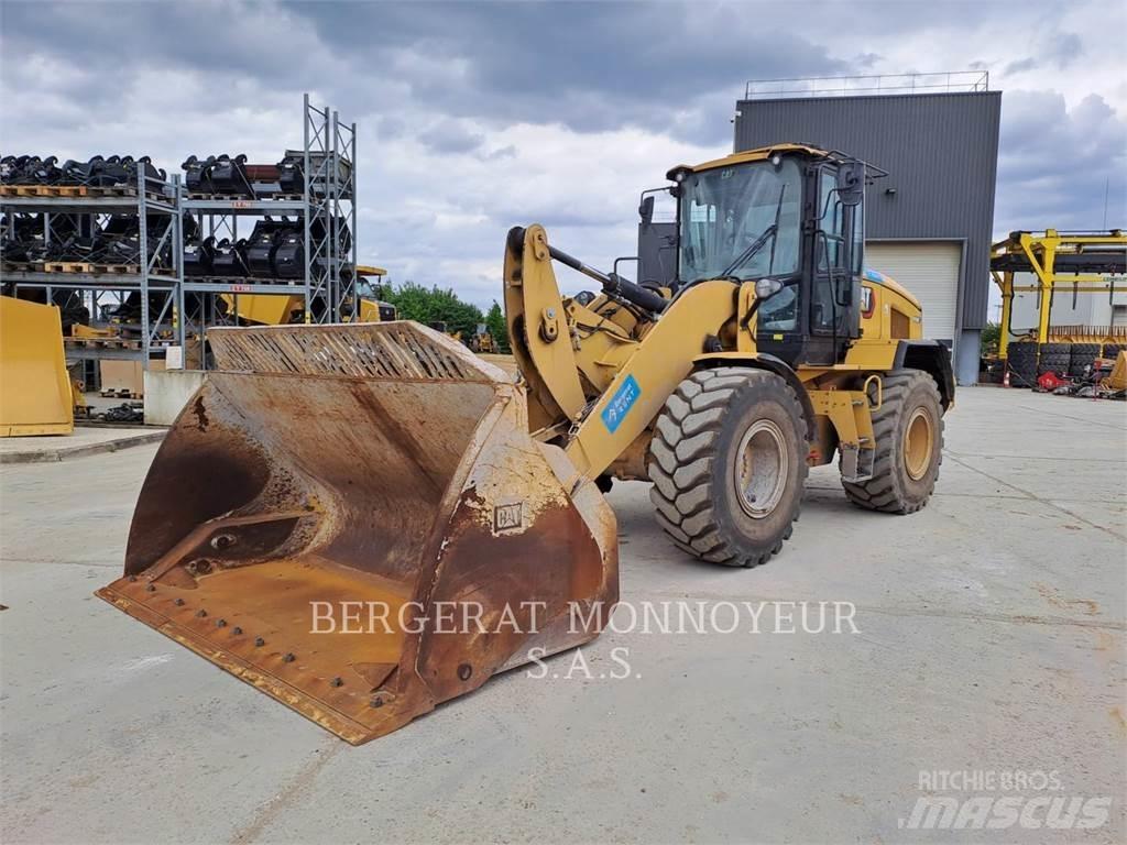 CAT 926M Фронтальные погрузчики