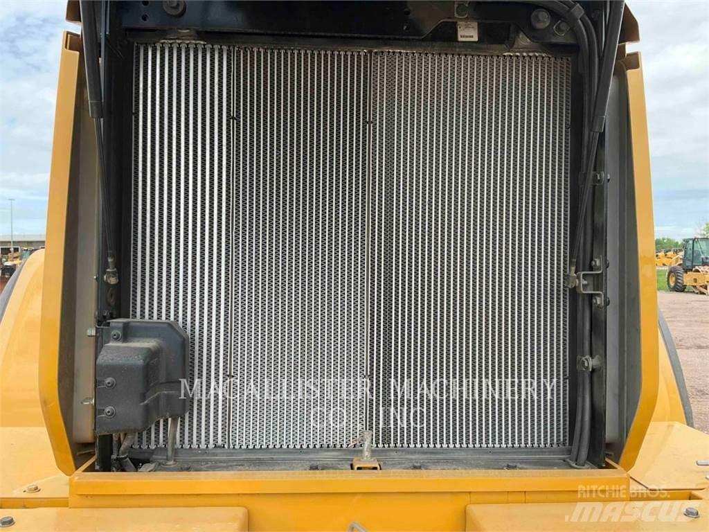 CAT 926M Фронтальные погрузчики