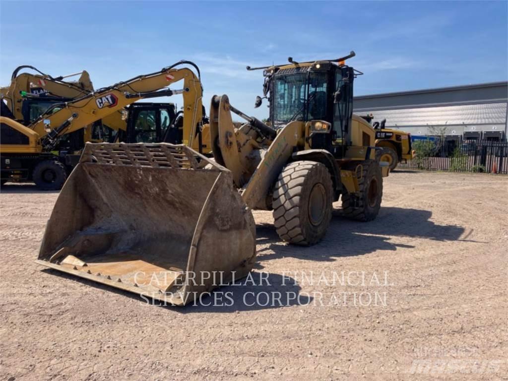 CAT 926M Фронтальные погрузчики