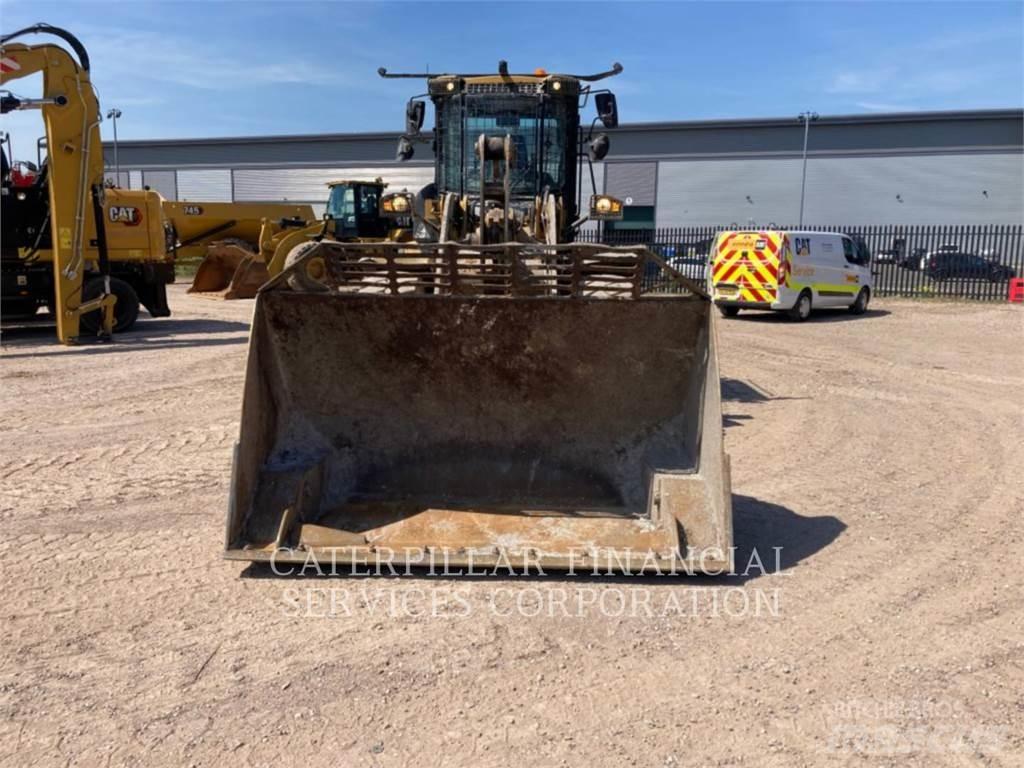 CAT 926M Фронтальные погрузчики