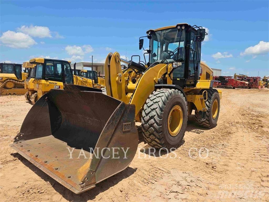 CAT 926M Фронтальные погрузчики