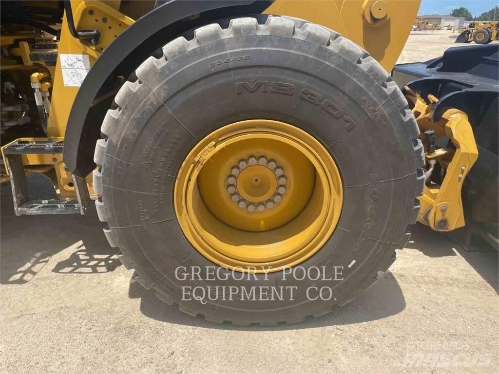 CAT 926M Фронтальные погрузчики