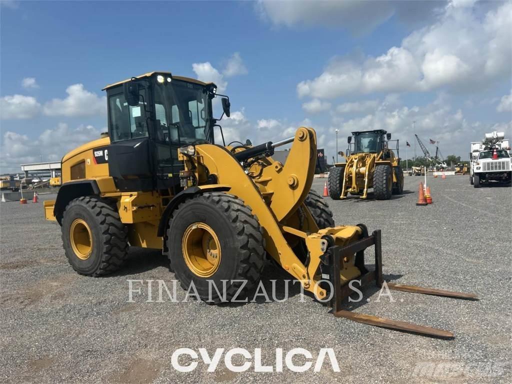 CAT 926M Фронтальные погрузчики
