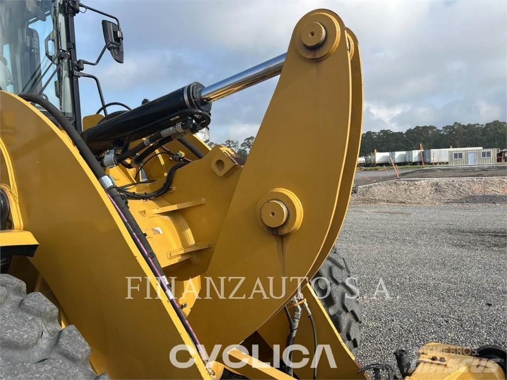 CAT 926M Фронтальные погрузчики