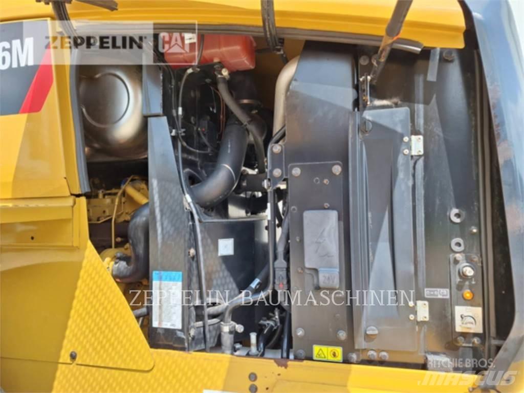 CAT 926M Фронтальные погрузчики