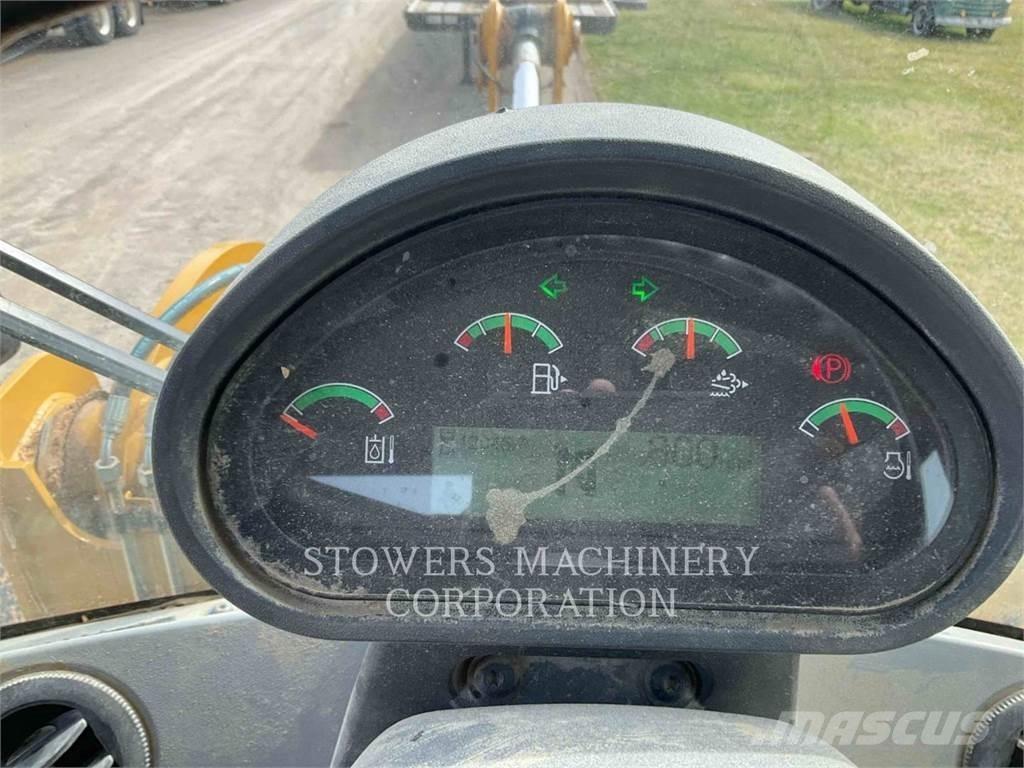 CAT 926M Фронтальные погрузчики