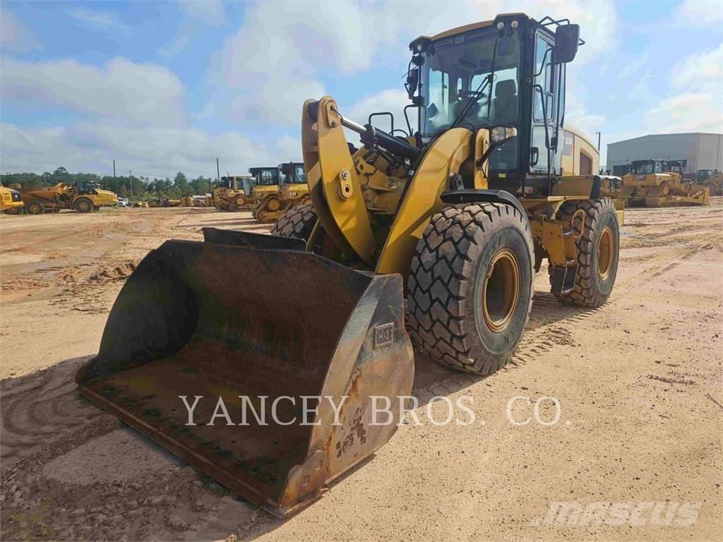 CAT 926M Фронтальные погрузчики