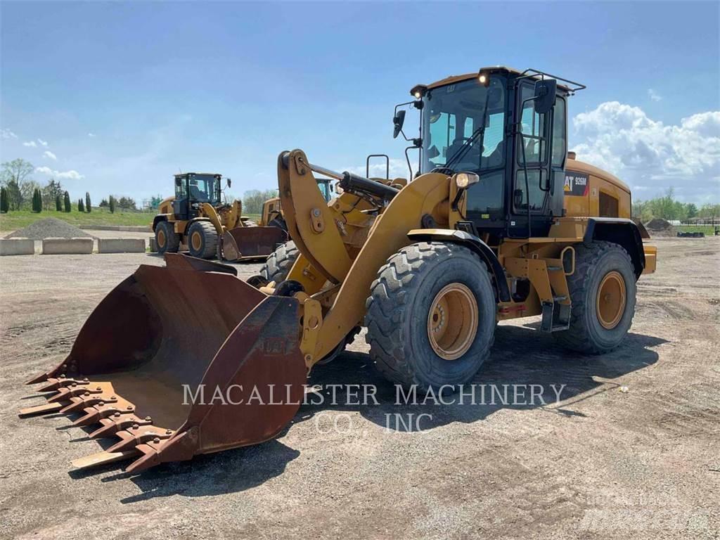CAT 926M Фронтальные погрузчики