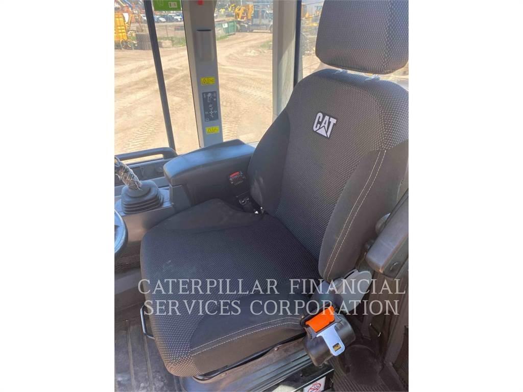 CAT 926M Фронтальные погрузчики