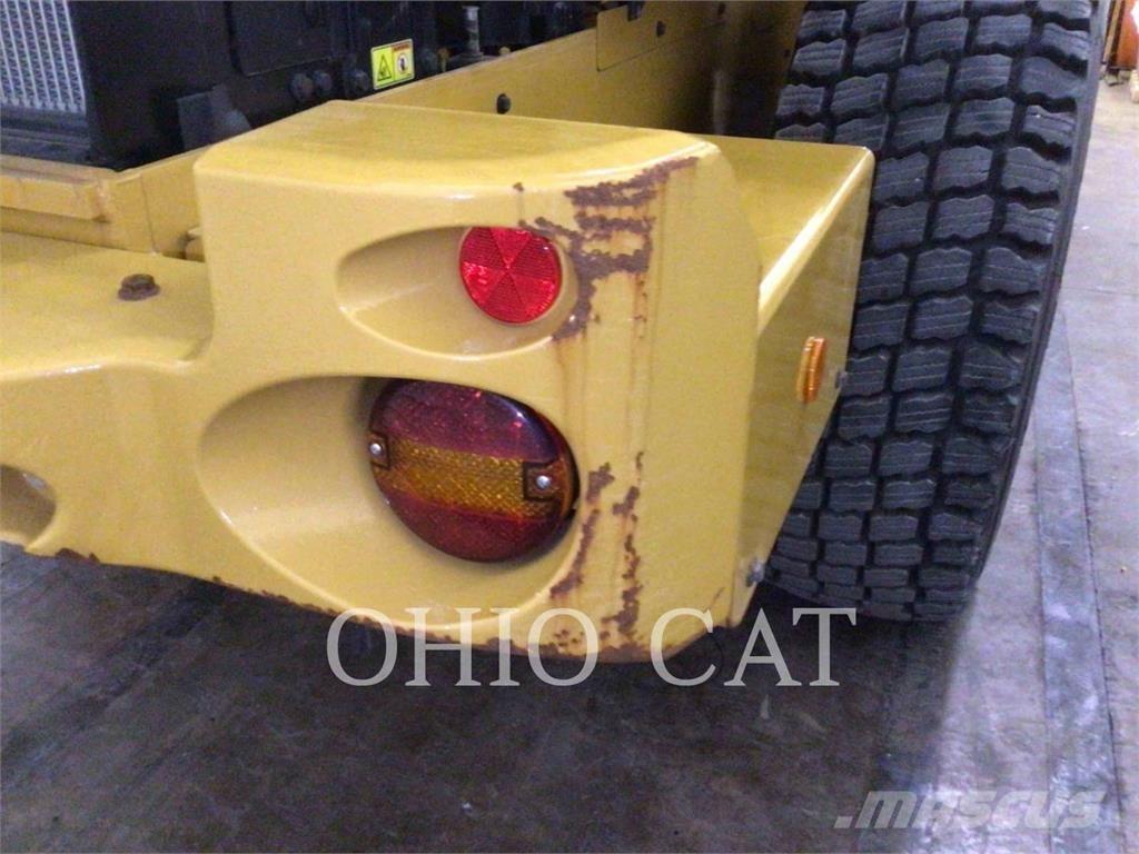 CAT 926M Фронтальные погрузчики