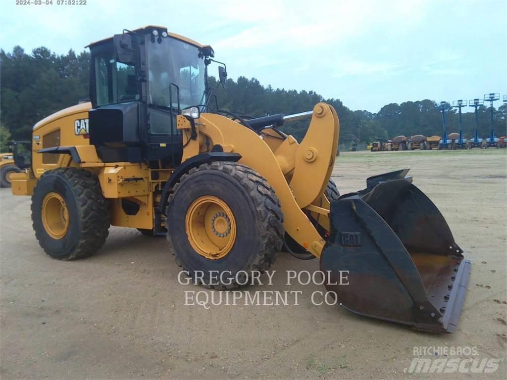 CAT 926M Фронтальные погрузчики
