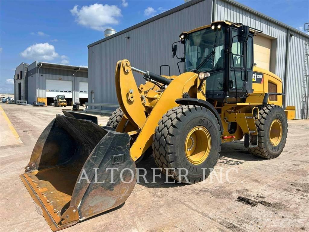 CAT 926M Фронтальные погрузчики