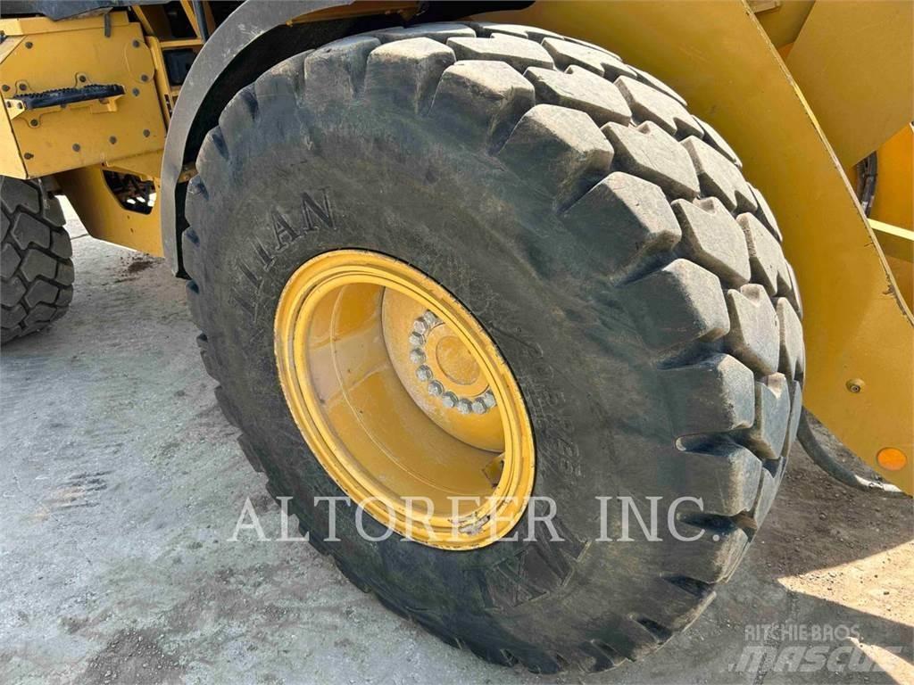 CAT 926M Фронтальные погрузчики