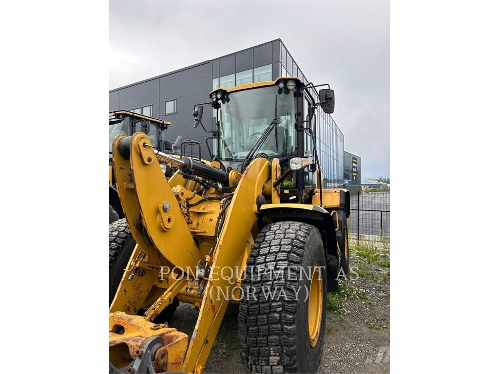 CAT 926M Фронтальные погрузчики
