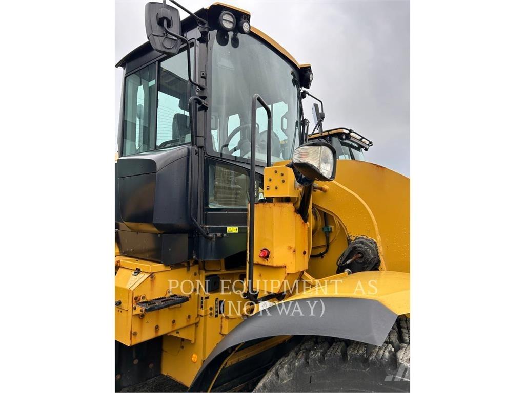 CAT 926M Фронтальные погрузчики