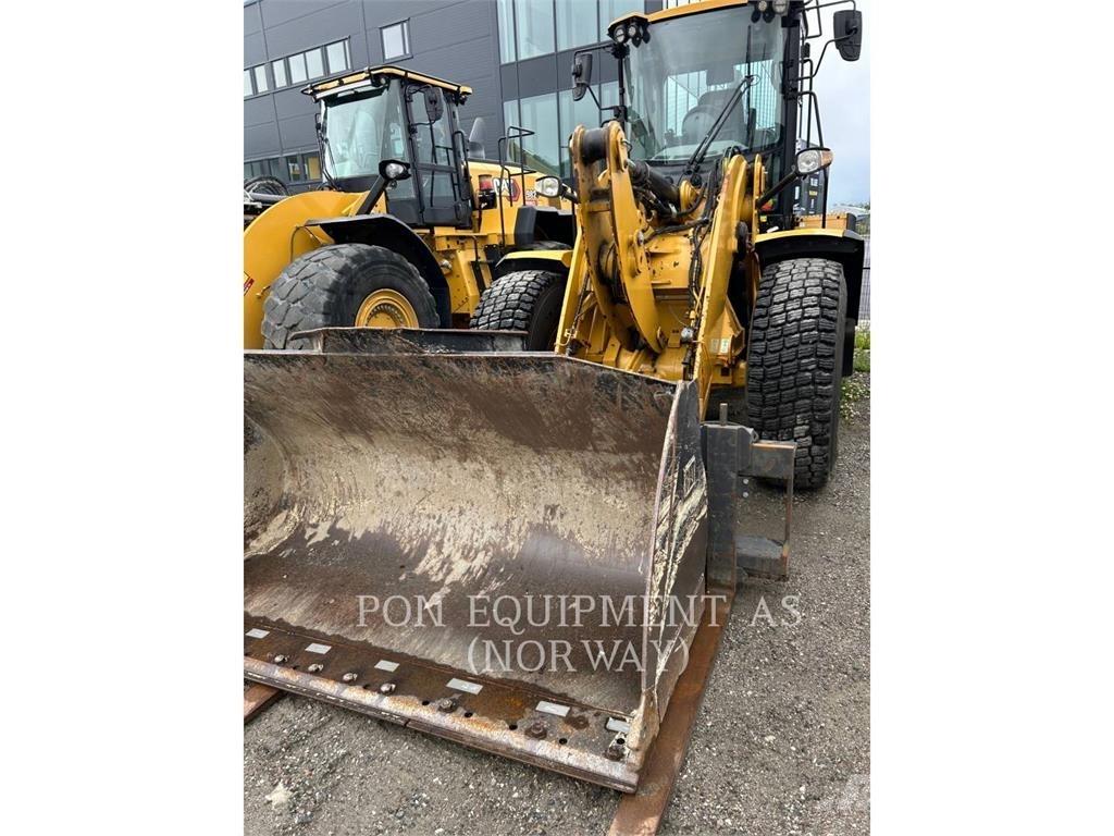 CAT 926M Фронтальные погрузчики