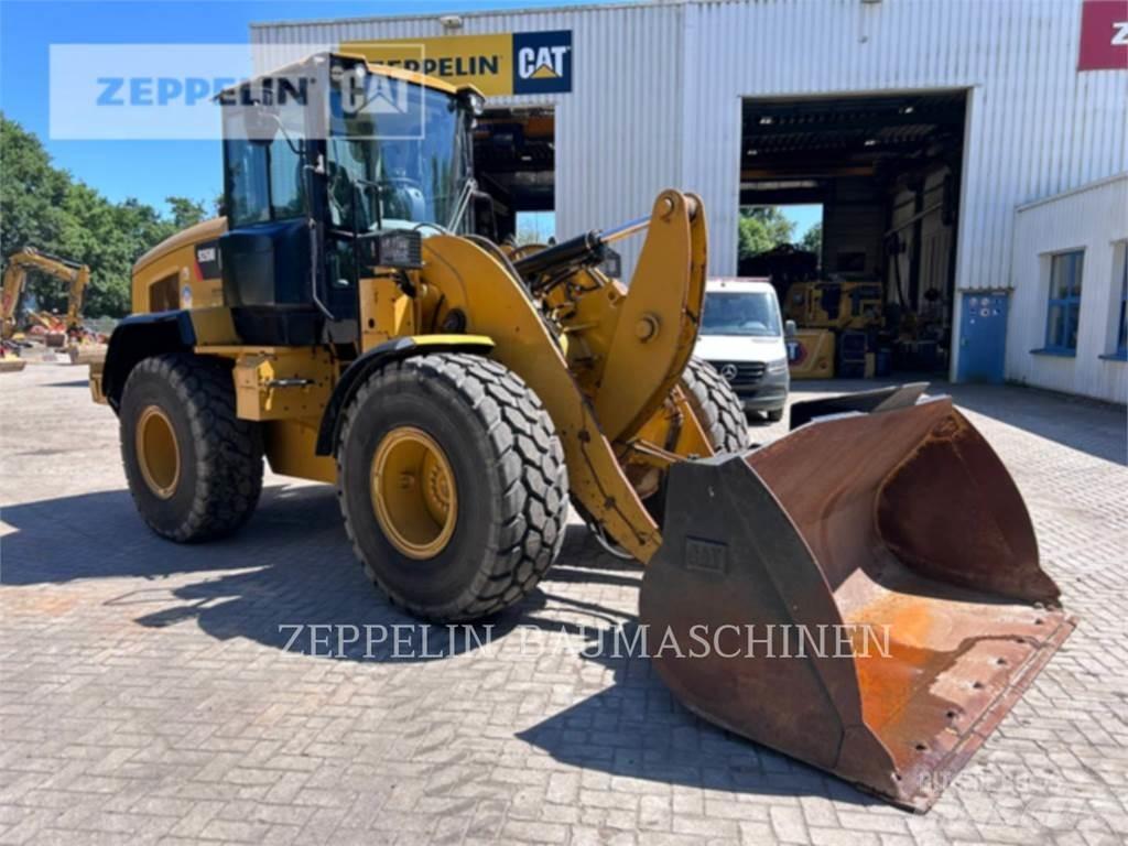 CAT 926M Фронтальные погрузчики