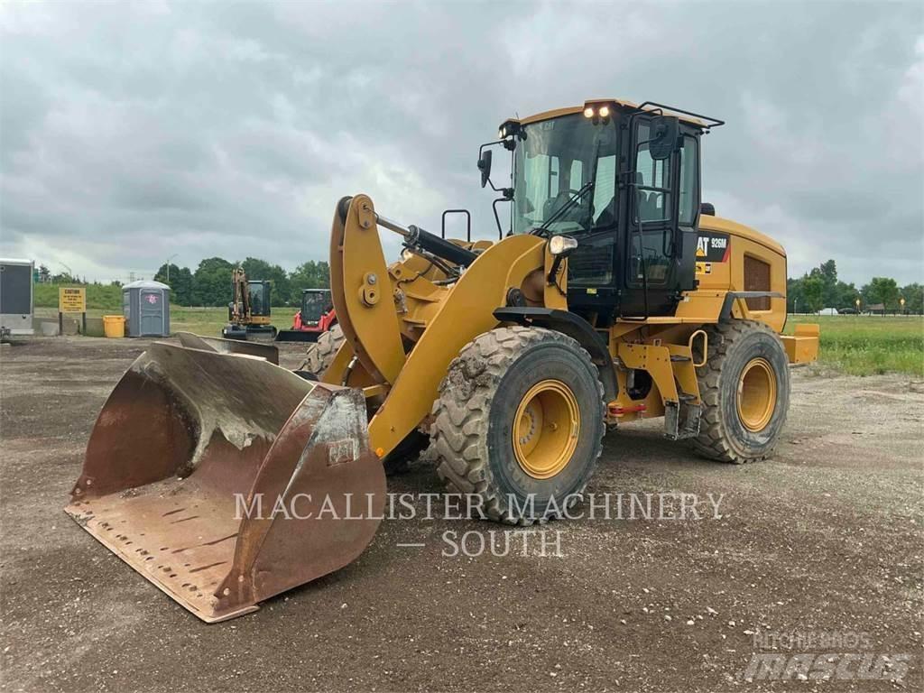 CAT 926M Фронтальные погрузчики