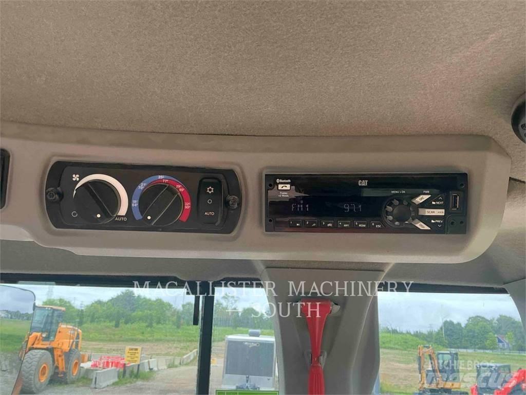 CAT 926M Фронтальные погрузчики