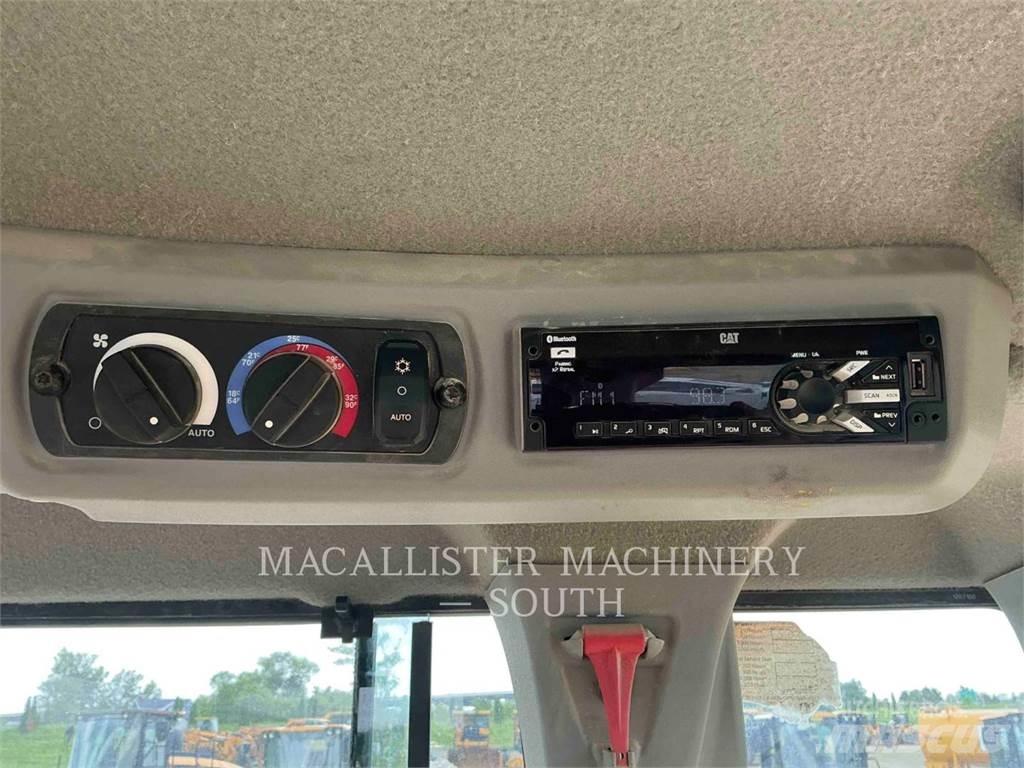 CAT 926M Фронтальные погрузчики