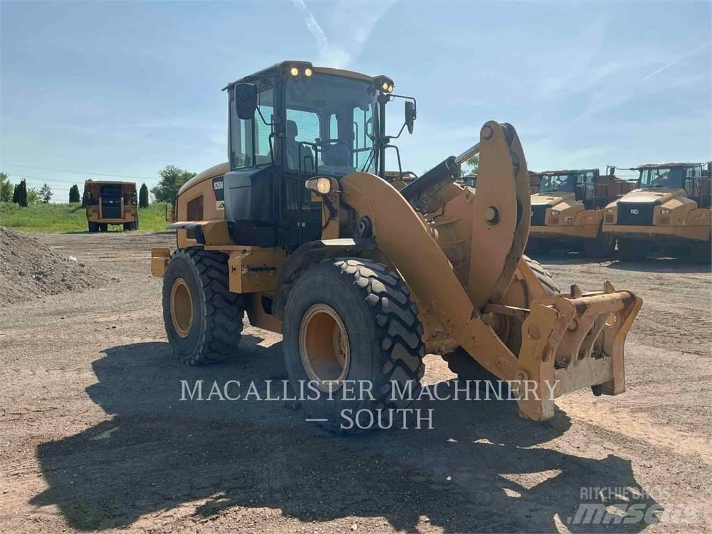 CAT 926M Фронтальные погрузчики