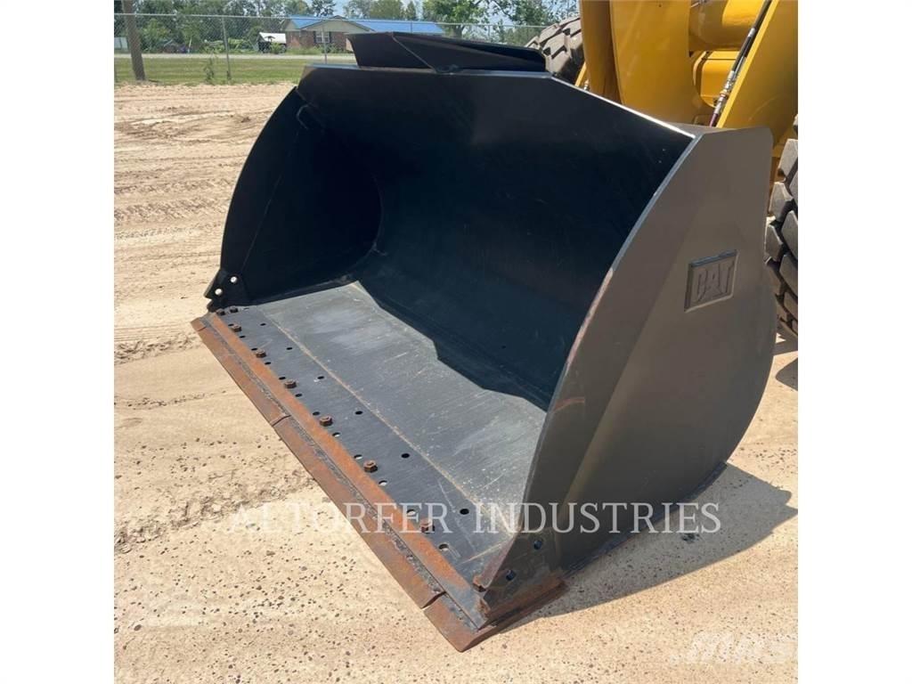 CAT 926M Фронтальные погрузчики
