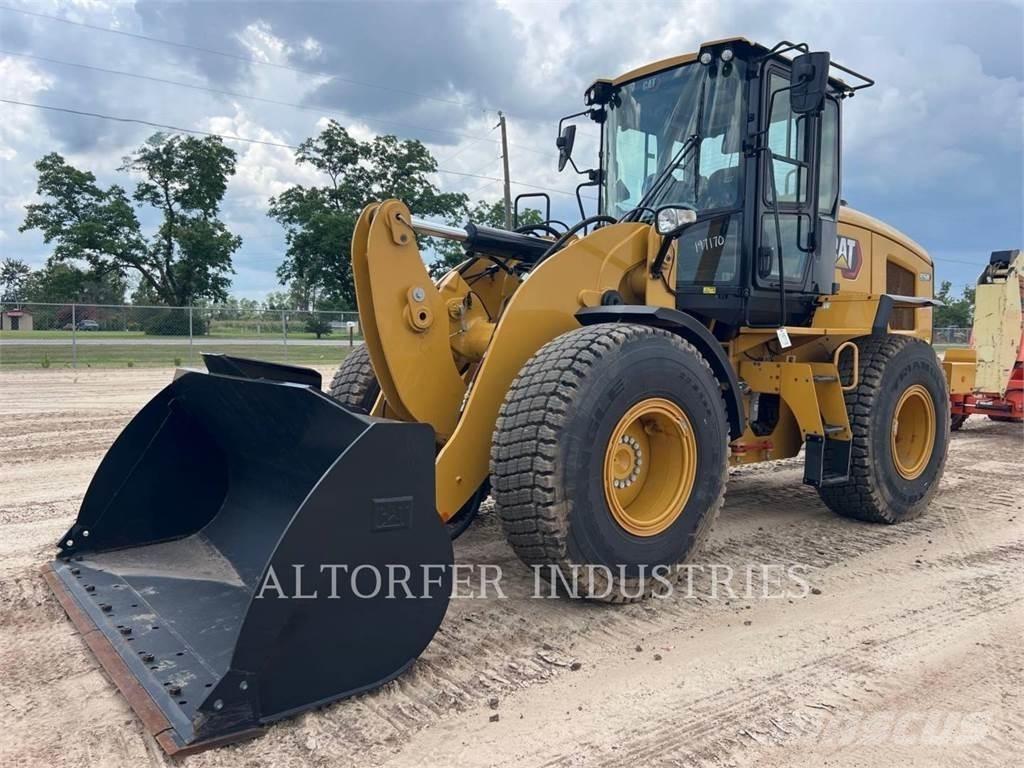 CAT 926M Фронтальные погрузчики