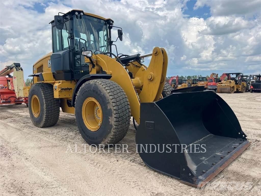 CAT 926M Фронтальные погрузчики