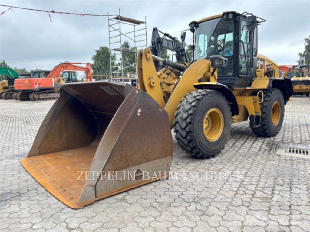 CAT 926M Фронтальные погрузчики