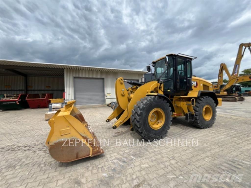 CAT 926M Фронтальные погрузчики