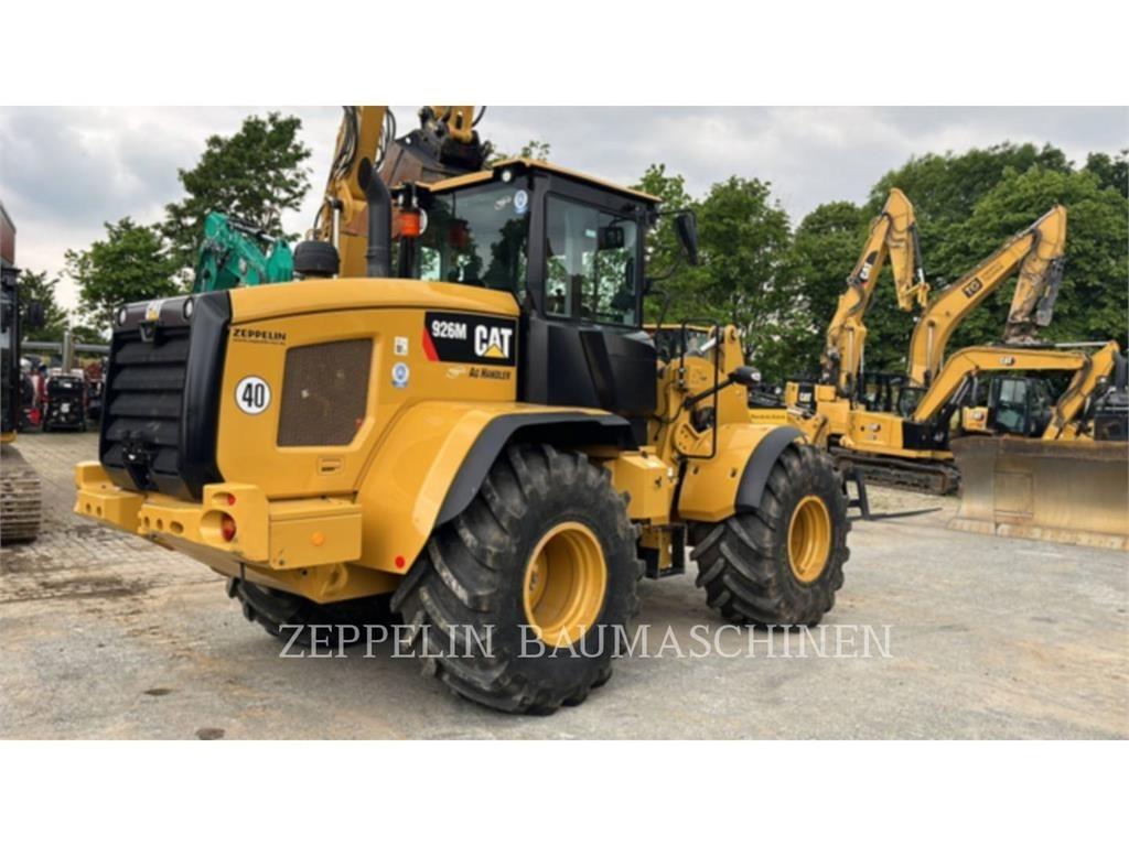 CAT 926M Фронтальные погрузчики