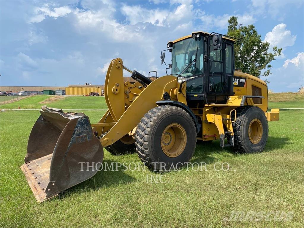 CAT 926M Фронтальные погрузчики