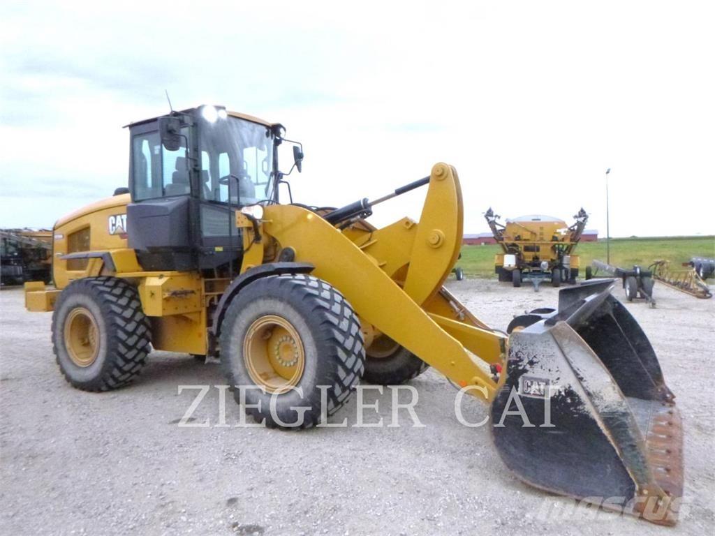 CAT 926M Фронтальные погрузчики