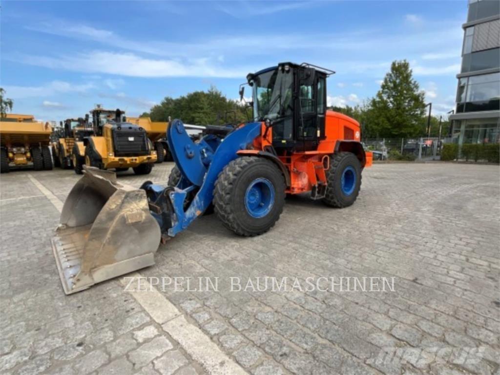 CAT 926M Фронтальные погрузчики