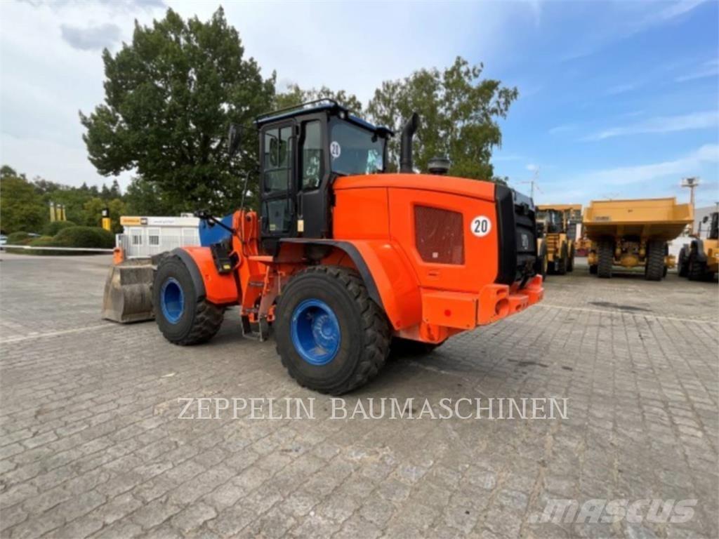 CAT 926M Фронтальные погрузчики