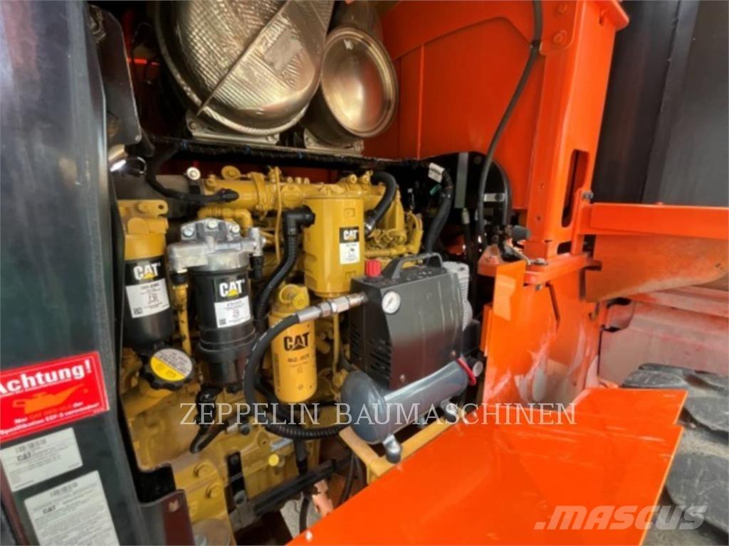 CAT 926M Фронтальные погрузчики