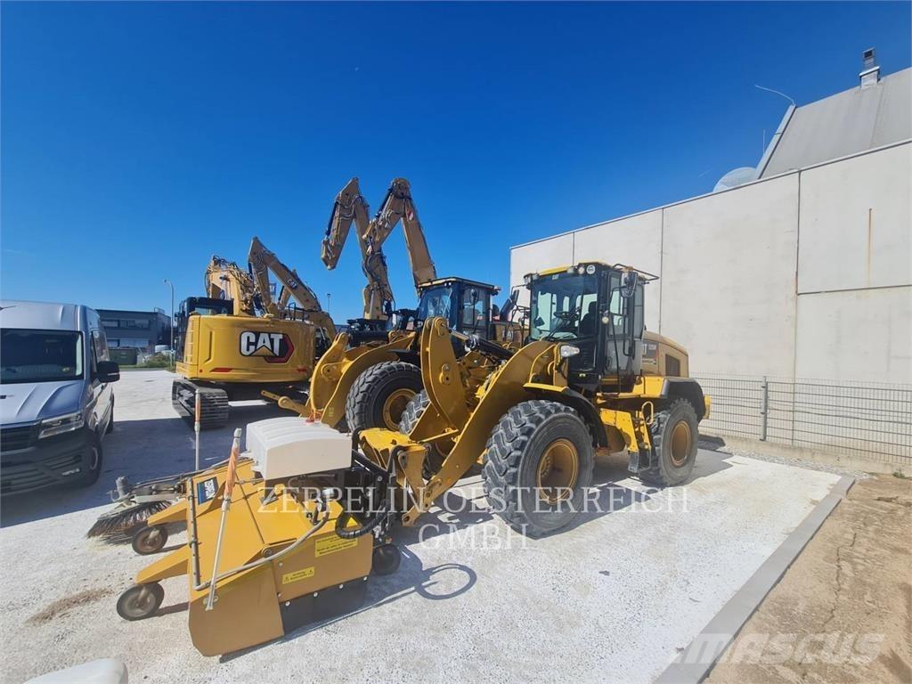 CAT 926M Фронтальные погрузчики
