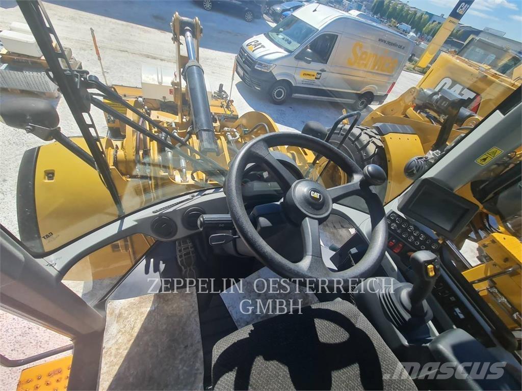 CAT 926M Фронтальные погрузчики