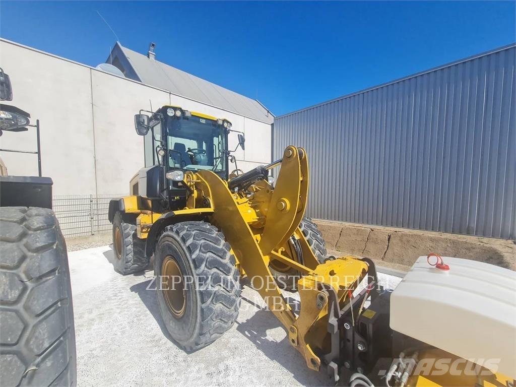 CAT 926M Фронтальные погрузчики