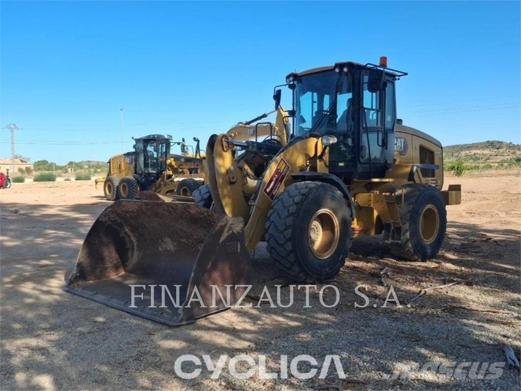 CAT 926M Фронтальные погрузчики