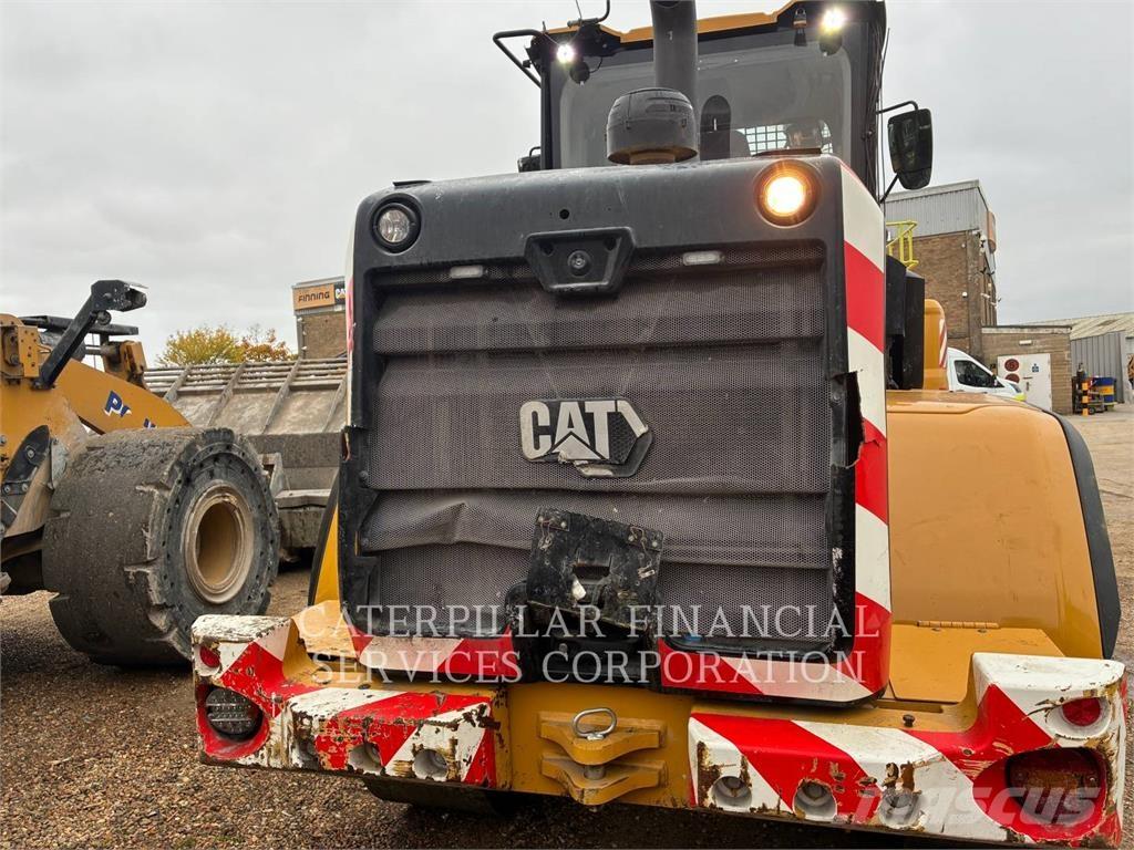 CAT 926M Фронтальные погрузчики