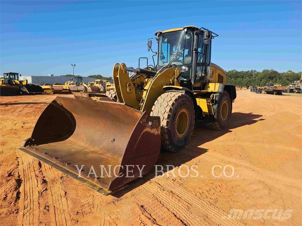 CAT 926M Фронтальные погрузчики