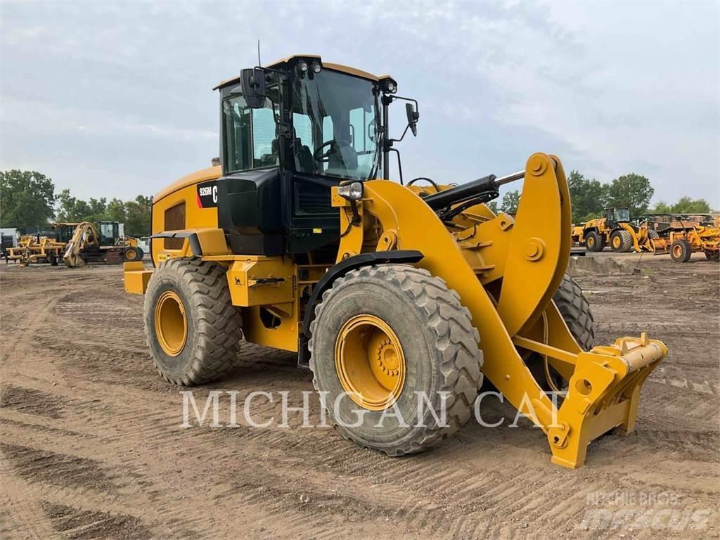 CAT 926M 3RQ Фронтальные погрузчики