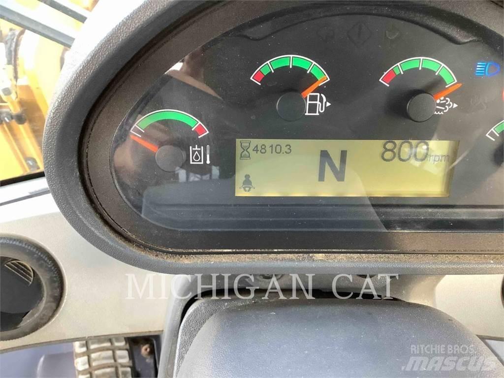 CAT 926M Q Фронтальные погрузчики