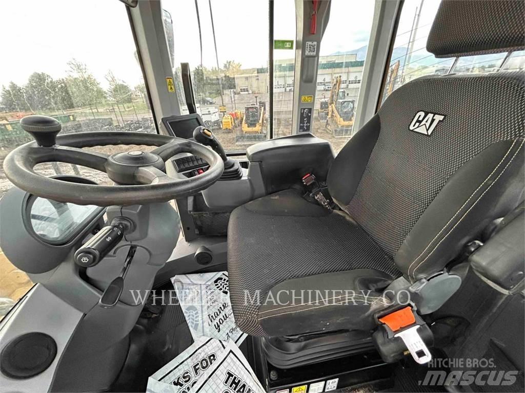 CAT 926M QC Фронтальные погрузчики