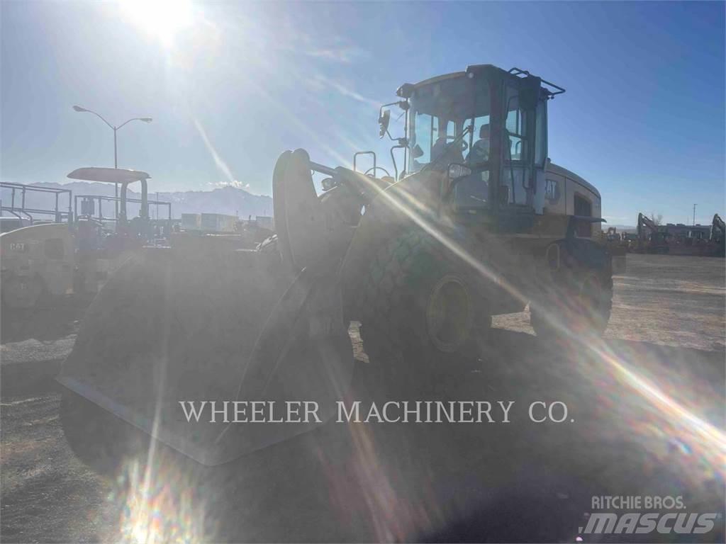 CAT 926M QC Фронтальные погрузчики