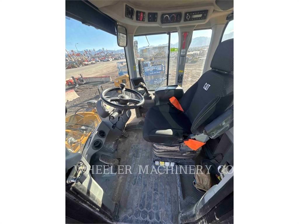 CAT 926M QC Фронтальные погрузчики